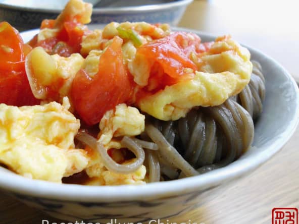 Nouilles sauce tomates et œufs