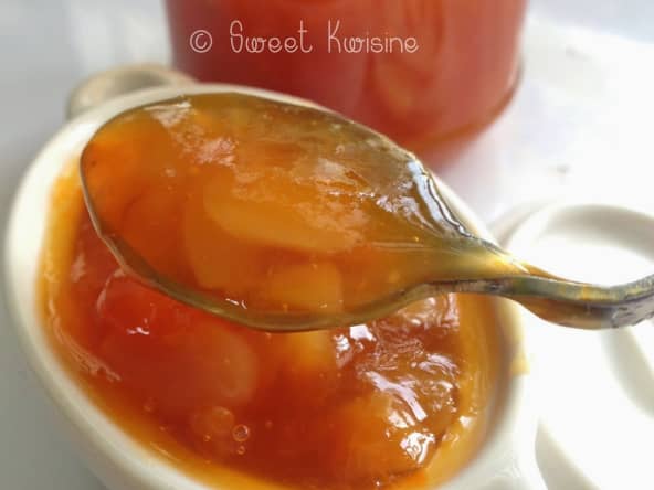 La confiture d'abricots aux amandes
