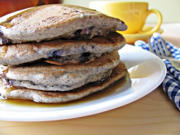 Pancakes sans gluten au sarrasin et aux myrtilles