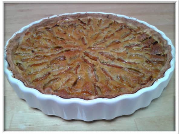 Tarte gourmande aux prunes et crème de pistache