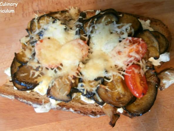 Bruschetta aux aubergines relevée au curry