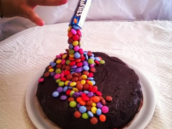 Gravity cake chocolat praliné et Smarties