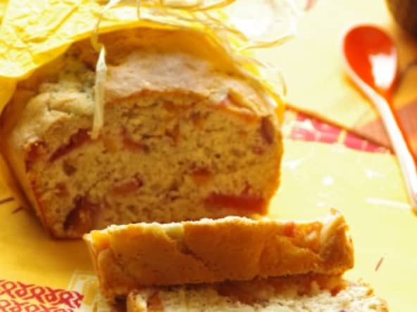 Cake aux nectarines et au thé à l’hibiscus