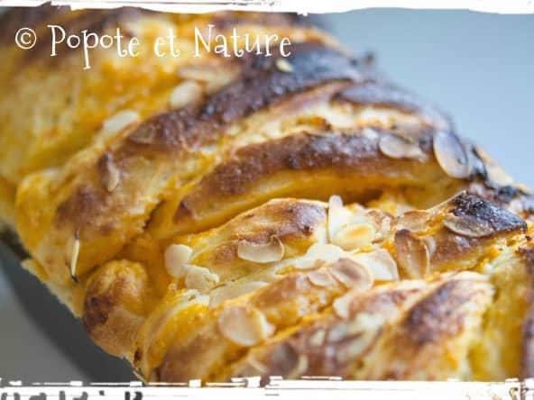 Brioche à effeuiller à la crème d'abricot maison