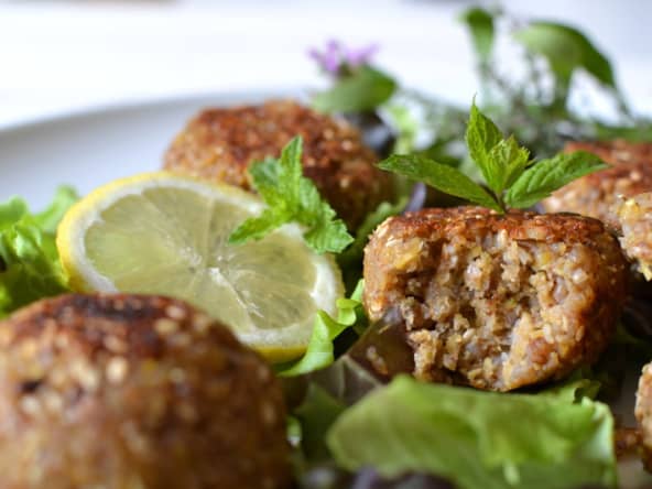 Falafels végétaux riches en protéines aux courgettes et sarrasin