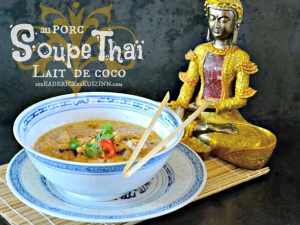 Soupe thai d'araignée de porc et lait de coco