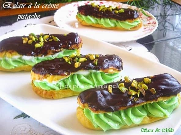 Eclair à la crème pistache