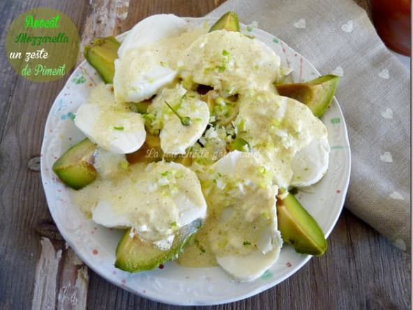 Eventail de mozzarella et d'avocat
