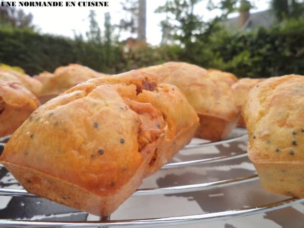 Mini cakes au chorizo et graines de pavot
