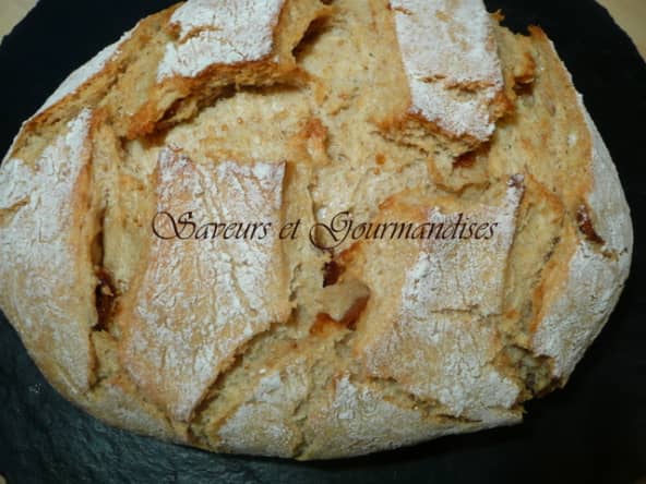 Pain au seigle et figues sèches
