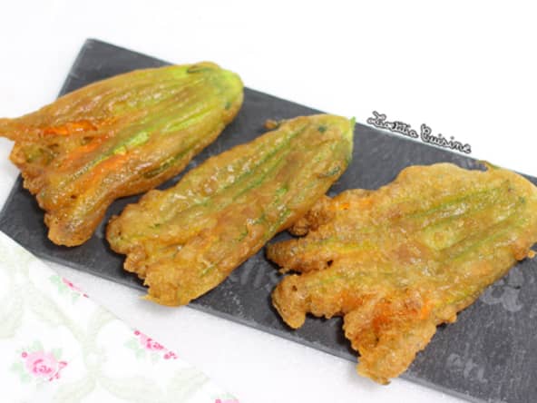 Beignets de fleurs de courgettes à l’ail