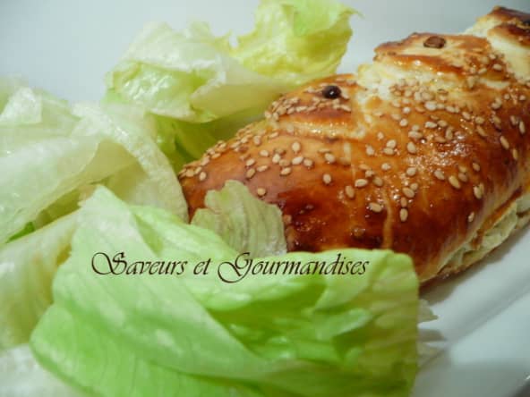 Suprême de poulet feuilleté à la fourme d’Ambert et aux dattes Madjool