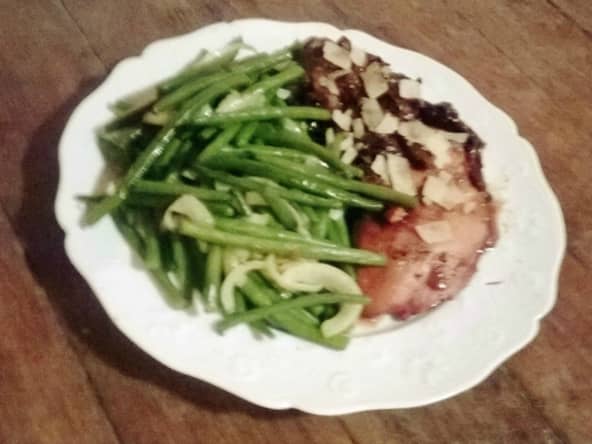 Poulet aux pruneaux et ses haricots verts