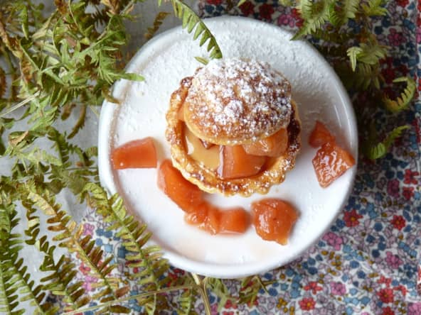Vol au vent en trompe l'oeil au coing et confiture de lait