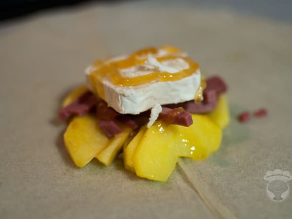 Aumônières de canard, pommes, chèvre et miel