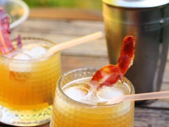 Cocktail au bourbon, coings et bacon
