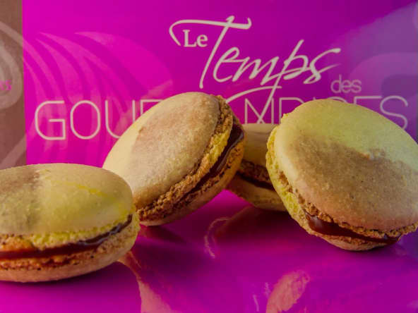 Macarons deux couleurs au Magnificat