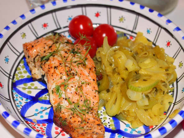 Poêlée de poireaux à la Savora et au pavé de saumon