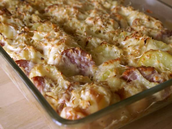 Plat de Morteau en gratin de pommes de terre