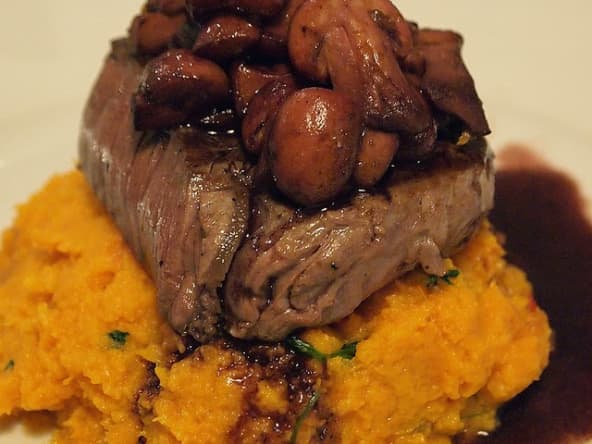 Purée de patates douces, miel, arôme orange