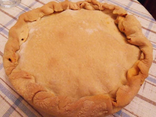 La Tielle Sétoise avec une sauce tomate aux poulpes