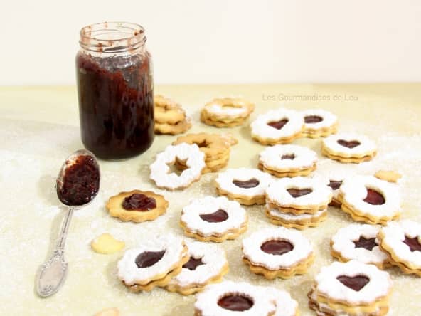 Spitzbuebe à la confiture