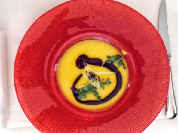 Velouté de courges au gingembre et basilic