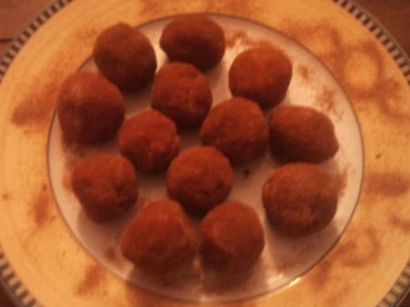 Boules de Noël aux biscuits à la cuillère sans cuisson