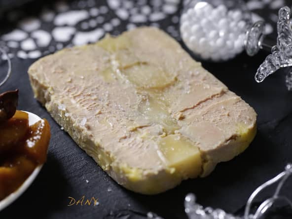 Foie gras aux pommes et aux épices chutney pomme mangue