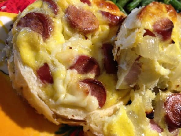 Tarte à l'oignon et saucisses