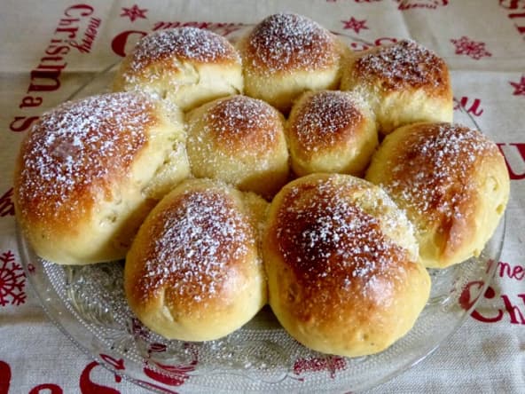 Brioche buchty ou brioche à la crème pour le goûter 