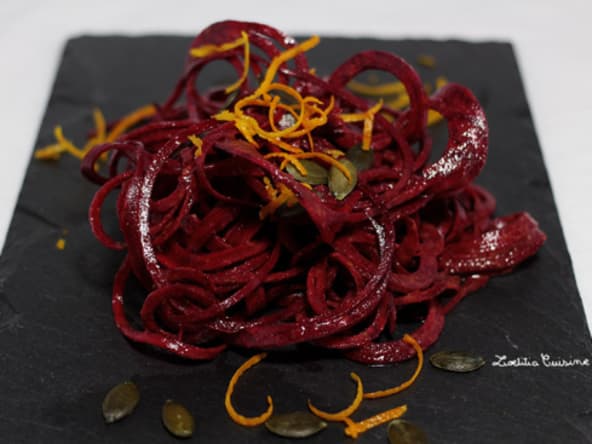 Spaghettis de betteraves sauce orange et tahini