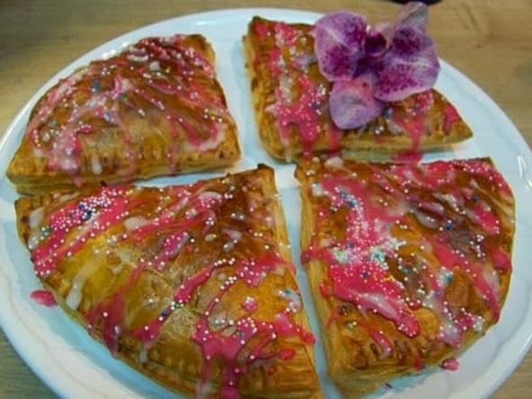 Galette pop tarts avec pâte feuilletée rapide, crème de frangipane, confiture de clémentine, confiture ananas victoria et au chocolat