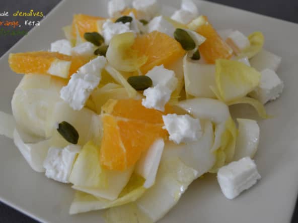 Salade d’endives, à l’orange, féta et pistaches