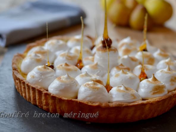 Gouffré breton meringué, pâte sablée aux noisettes