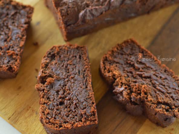 Le cake végétal au chocolat noir et au praliné