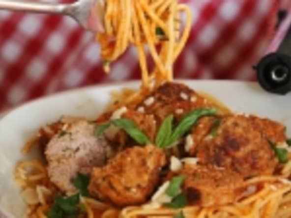 Sauce tomate boulettes et saucisses du Parrain