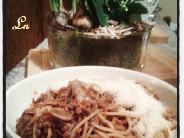 Bolognese express aux champignons et au thym