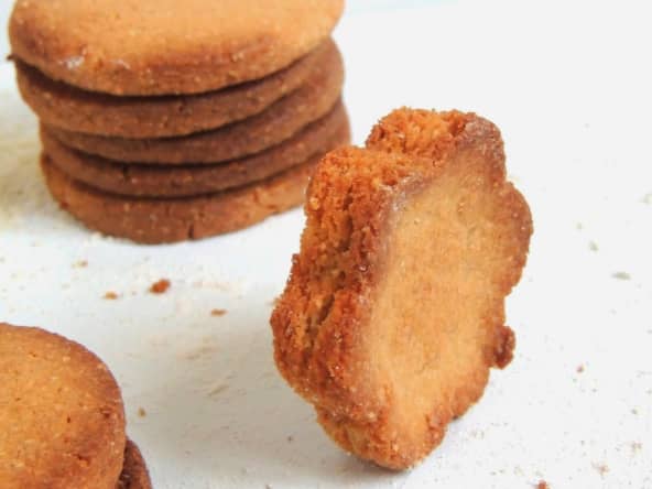 Palets bretons à la farine d'épeautre, miel et amandes