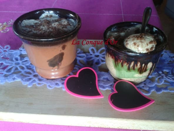 Petits pots de mousse au café-cannelle