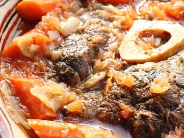 Jarret de boeuf mijoté au pamplemousse, gin et carottes