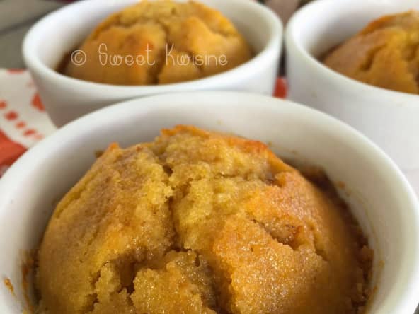 Le gâteau à la semoule de blé à l'orange