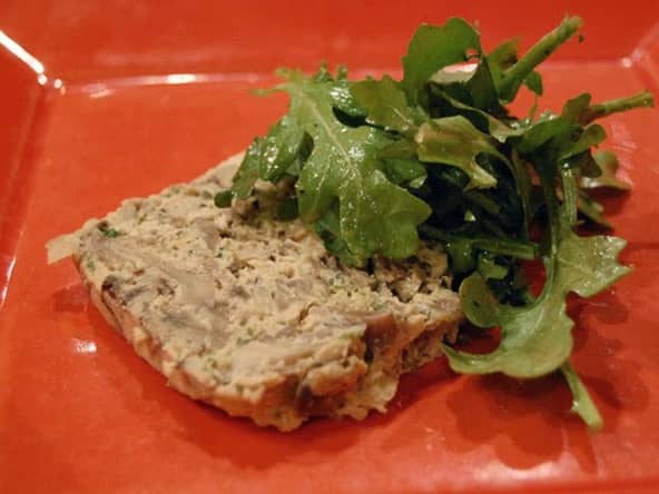 Pâté aux champignons et noisettes, terrine végétarienne ou vegan