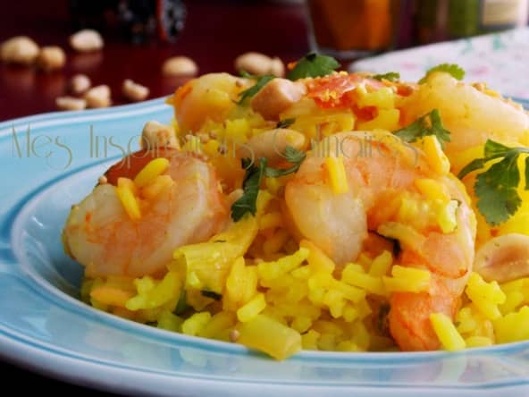 Riz pilaf au lait de coco, crevettes et curcuma