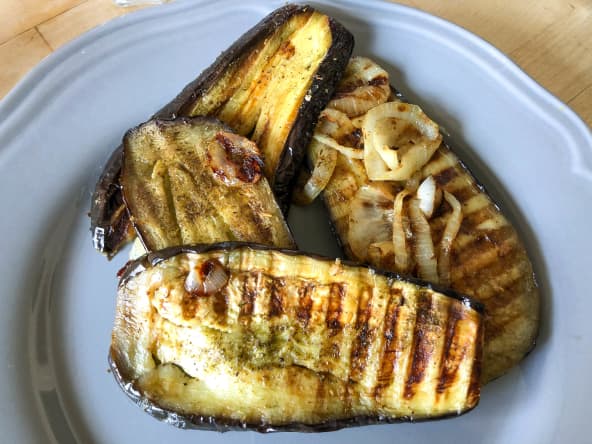 Tranches d'aubergines grillées
