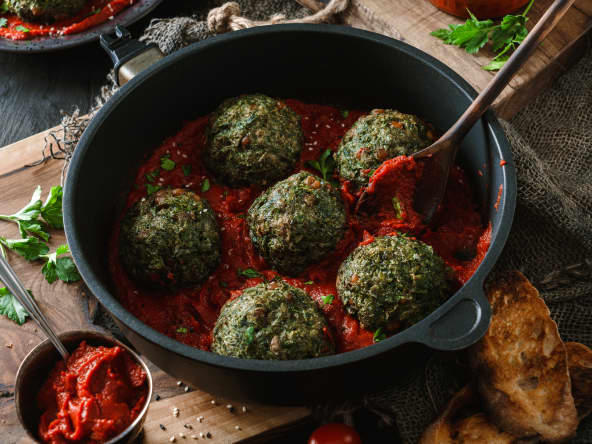 Boulettes d'épinards et pois chiches sauce tomate