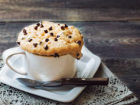Mug cookie au beurre de cacahuète et pépites de chocolat