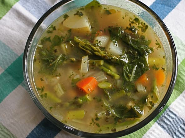 Bol de bouillon de légumes