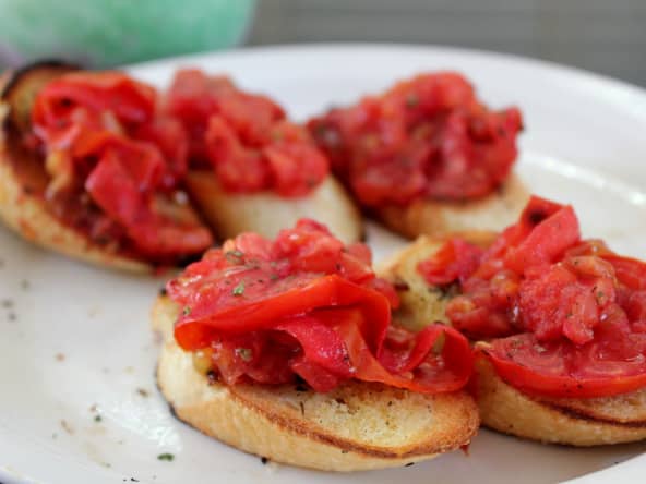 Crostini aux tomates et origan