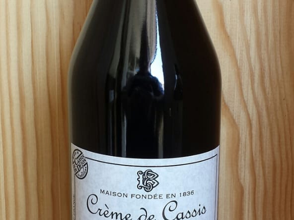 Bouteille de crème de cassis